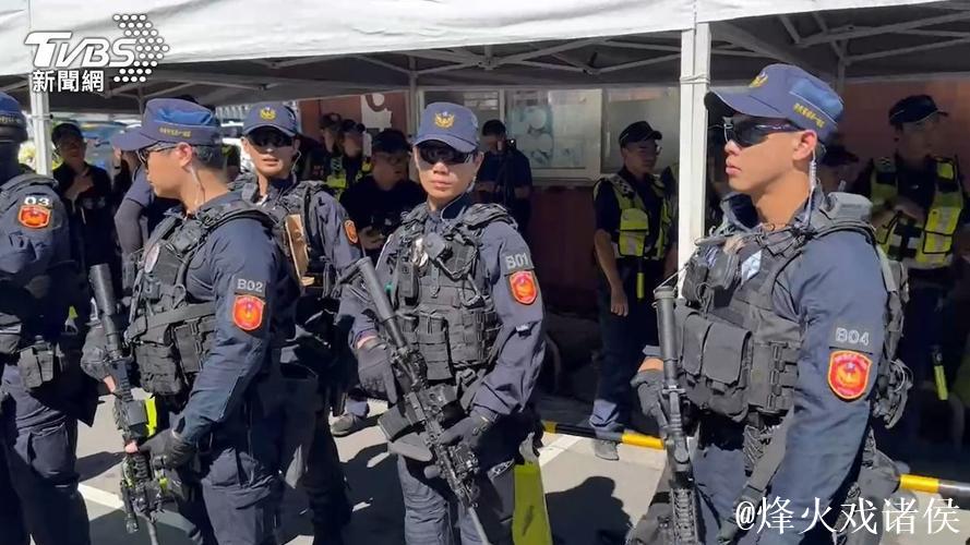 4000警力+3任元首共捍“团结”,法以之战仍出乱子 4000警力+3任元首共捍“团结”,法以之战仍出乱子